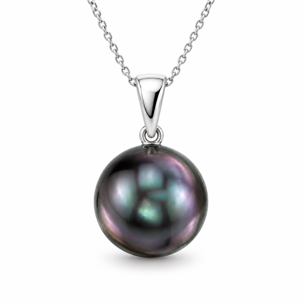 Tahitian pearl pendant on a white background